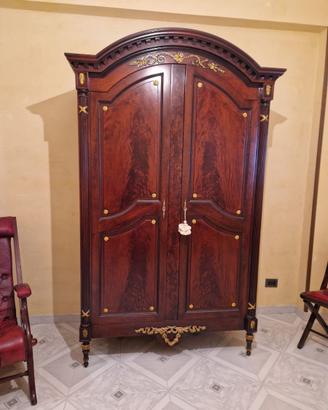 Armadio in noce due ante stile provenzale