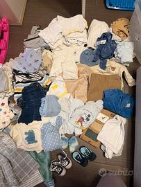 Lotto  vestiti neonato da zero a sei mesi