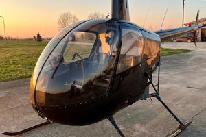 Elicottero Rotorservice tipo R22 ulm