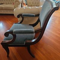 Poltroncina inglese dell’Ottocento in mogano