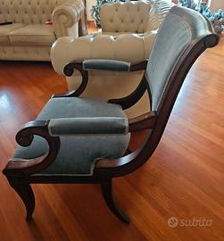 Poltroncina inglese dell’Ottocento in mogano