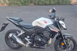 Honda hornet cb 500 -2025