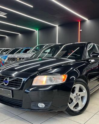 Volvo V50 D2 R-design OK NEOPATENTATI
