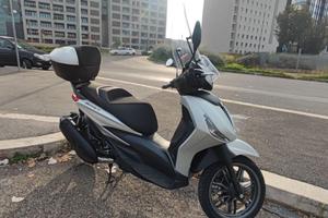 Piaggio Beverly 300 HPE S ABS ASR 2024 + Accessori