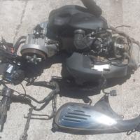 Motore con accessori Piaggio Liberty 150 3v IE