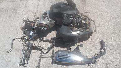 Motore con accessori Piaggio Liberty 150 3v IE