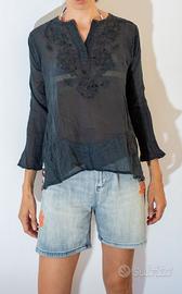 Blusa donna nera maniche lunghe leggera ricamata