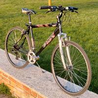 Ibrida Fausto Coppi Alluminio 28" 21V Altus