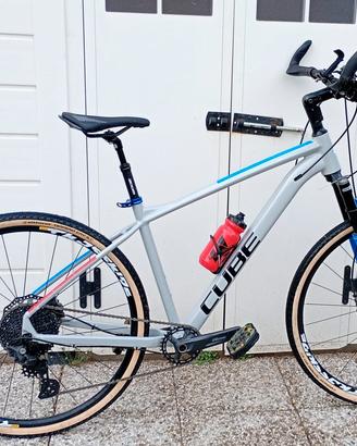 Cube Telaio Aim SLX 29" bianco, blu e rosso