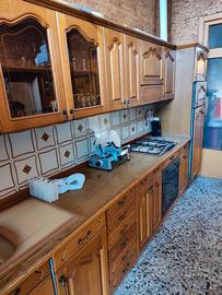 Cucina in legno massiccio di rovere completa