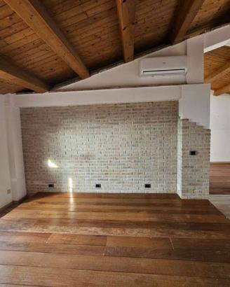 Casa indipendente di 106 m² con 5 locali a Aguglia