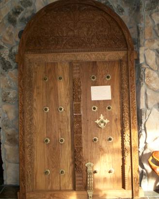Portone in legno intarsiato (nr.10)