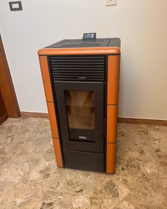 Stufa a pellet Ravelli modello Lisa