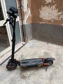 Monopattino Majestic Lewis