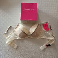 Reggiseno con ferretto marca "Passionata"  4/B