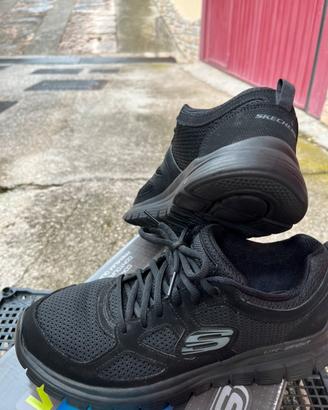 Sneaker uomo tg 42 nere Skechers sport