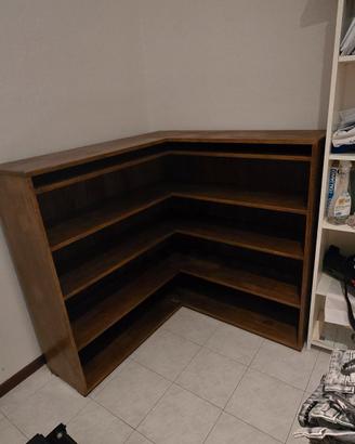 libreria ad angolo