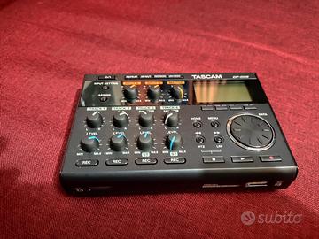 Registratore digitale Tascam DP-006