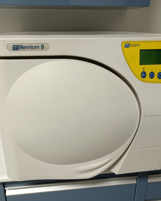 Autoclavi varie per sterilizzazione