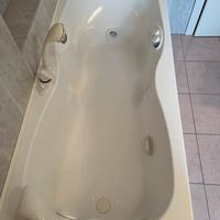 Vasca idromassaggio jacuzzi