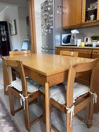 Tavolo e 4 sedie Scavolini