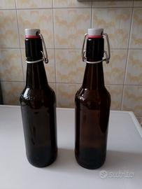 bottiglie di vetro birra o salsa 