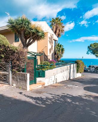 Immobiliare group srls. villa vista mare