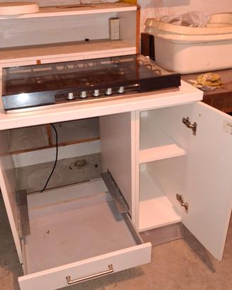 Mobile cucina con piano cottura 