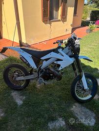 Mothard hm