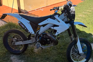 Mothard hm