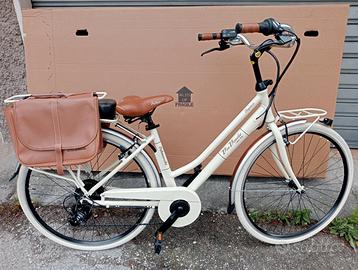 bicicletta elettrica marca VIA VENETO