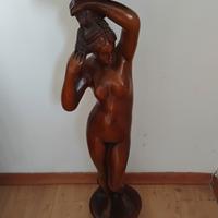 statua in legno incisa a mano stupenda 