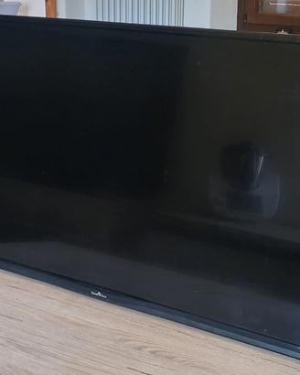 Televisore SmartTech LED 32" e staffa orientabile