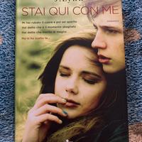 Stai qui con me di J. Lynn