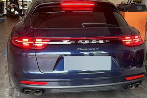 Porsche panamera 4