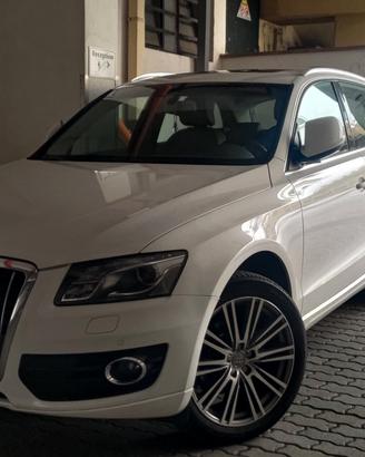 Audi Q5 manuale 144.000 km