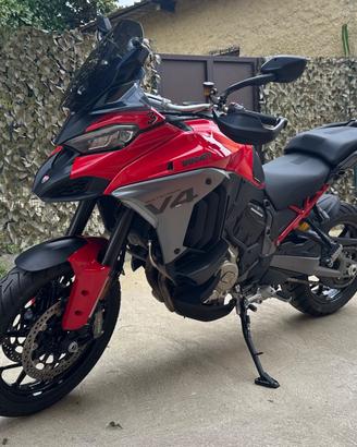 Ducati multistrada V4 my 25 “full akrapovic”