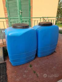 2 cassoni per alimenti/acqua