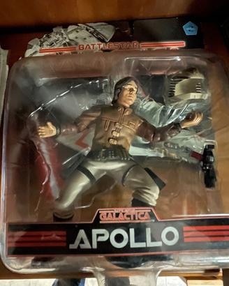 Tre action figure della serie Battlestar Galactica