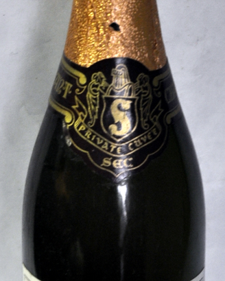 2 Bottiglie di vino vintage e collezione anni '80