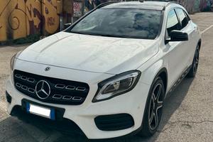 Mercedes 200 GLA - pacchetto estetico AMG