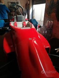 Monoposto Formula junior con carrello stradale