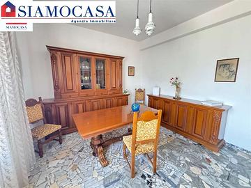 Appartamento con cucina, soggiorno e 4 camere