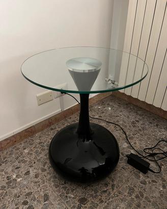 tavolino moderno da salotto con lampada abbinata