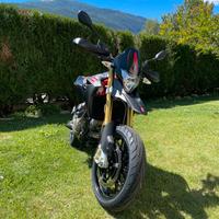 Aprilia Dorsoduro 750 Factory