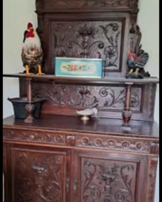 Credenza in legno intarsiato