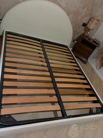 Letto ortopedico con testata in pelle