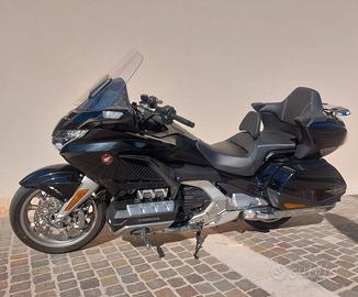 Honda Goldwing DCT 1800 Tour Airbag solo 17.000 km