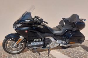 Honda Goldwing DCT 1800 Tour Airbag solo 17.000 km
