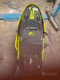 Tavola da surf a benzina